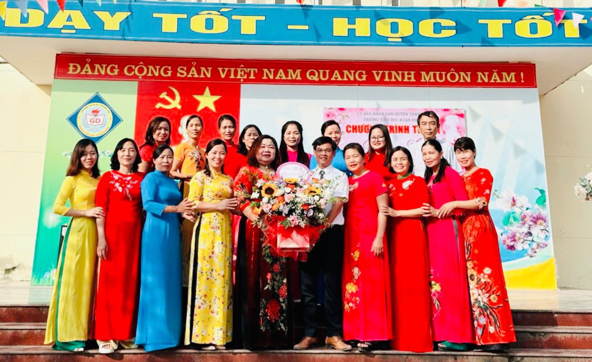 CHƯƠNG TRÌNH TRI ÂN MẸ VÀ CÔ - NGƯỜI PHỤ NỮ TUYỆT VỜI